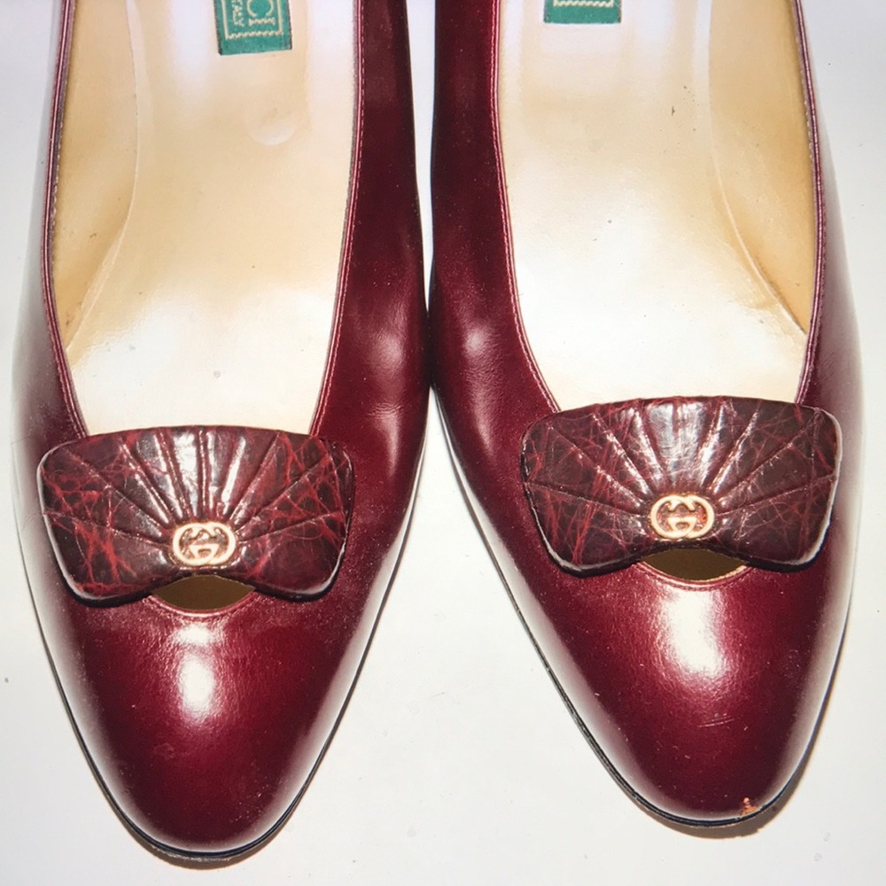 Vintage Gucci 70s oxblood red leather pumps